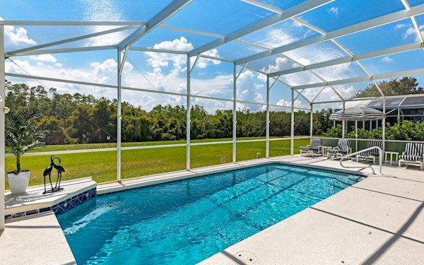 Private Pool Overlooking Conservation Area 
