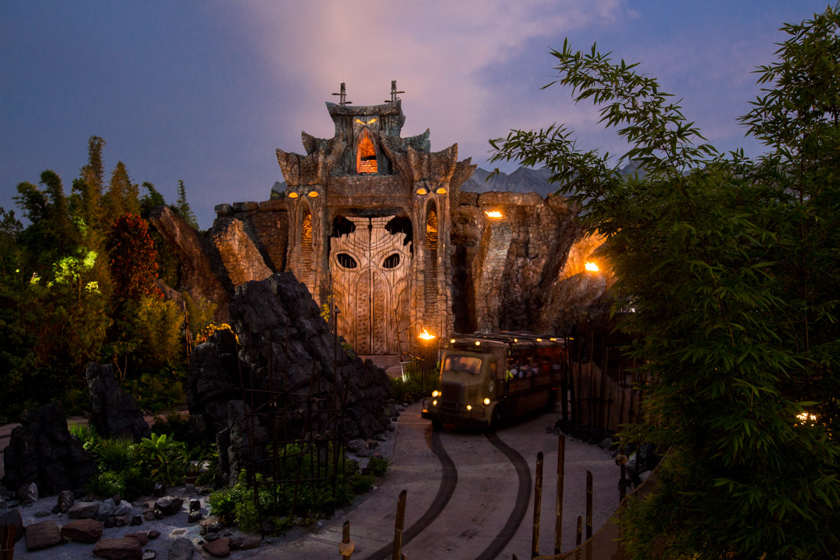 Skull Island trackless vehicles