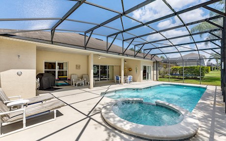 Luxury 4-Bed Villa • Private Pool & Spa • Game Room • Near Disney