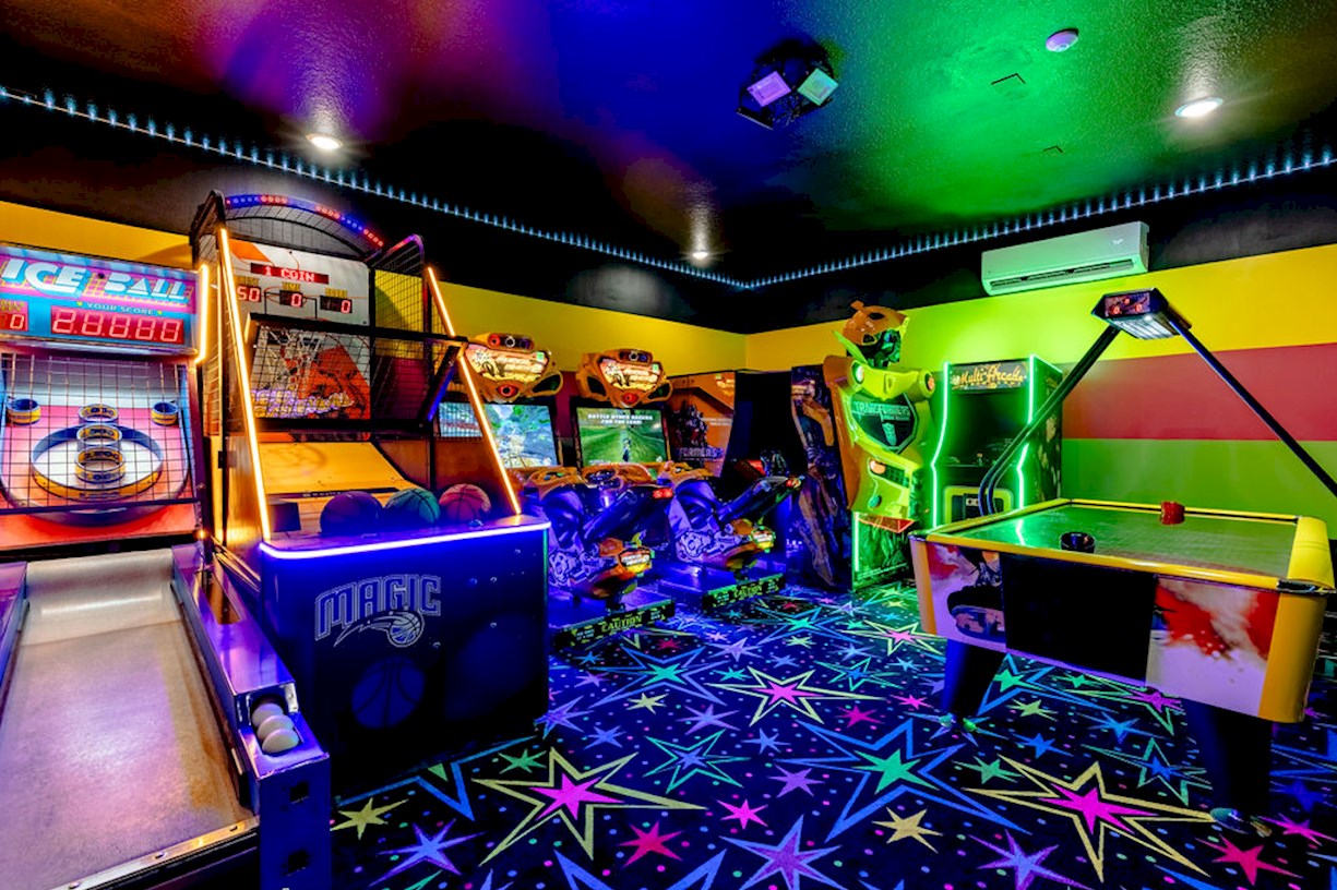 Brand New Arcade Room in Villa