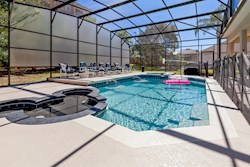 Huge Pool+Spa+kiddies 'Mickey' paddle