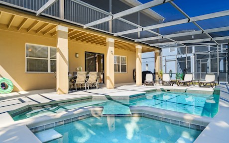 5 bed/4 Bath Home with Pool/ Spa/ Games Room
