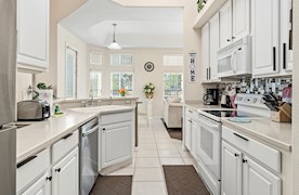 Ridgewood Lakes | 3 Bed Villa | Pool with Golf Course Views