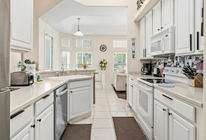 Ridgewood Lakes | 3 Bed Villa | Pool with Golf Course Views