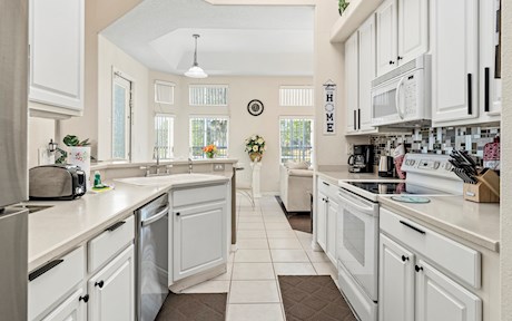 Ridgewood Lakes | 3 Bed Villa | Pool with Golf Course Views