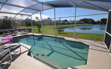 Hampton Lakes - Lakeside Villa, 6 bed 3 bathrooms. 