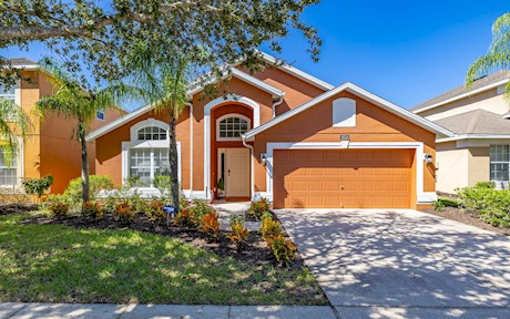 Spacious Modern 4-Bedroom Villa with Pool & Theater Room
