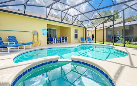 5 bed 3 bath home with lake view