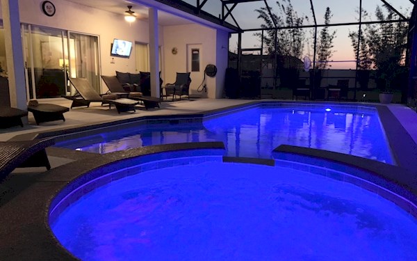 BEAUTIFUL LED POOL LIGHTS