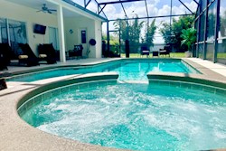 OVERSIZE SPA & POOL & SPACE