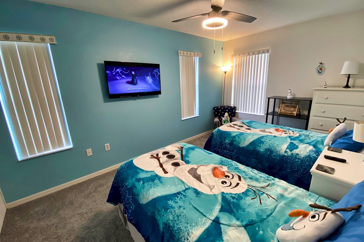 4 Bedroom Luxury Villa on the Windwood Bay in Davenport