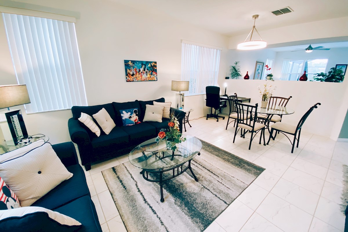 4 Bedroom Luxury Villa on the Windwood Bay in Davenport