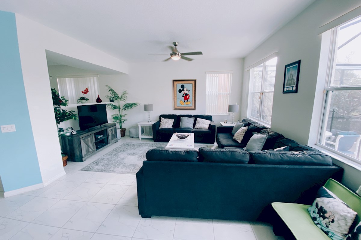 4 Bedroom Luxury Villa on the Windwood Bay in Davenport