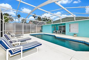 Luxury 3 Bedroom 3 Bath , Extended Pooll Deck