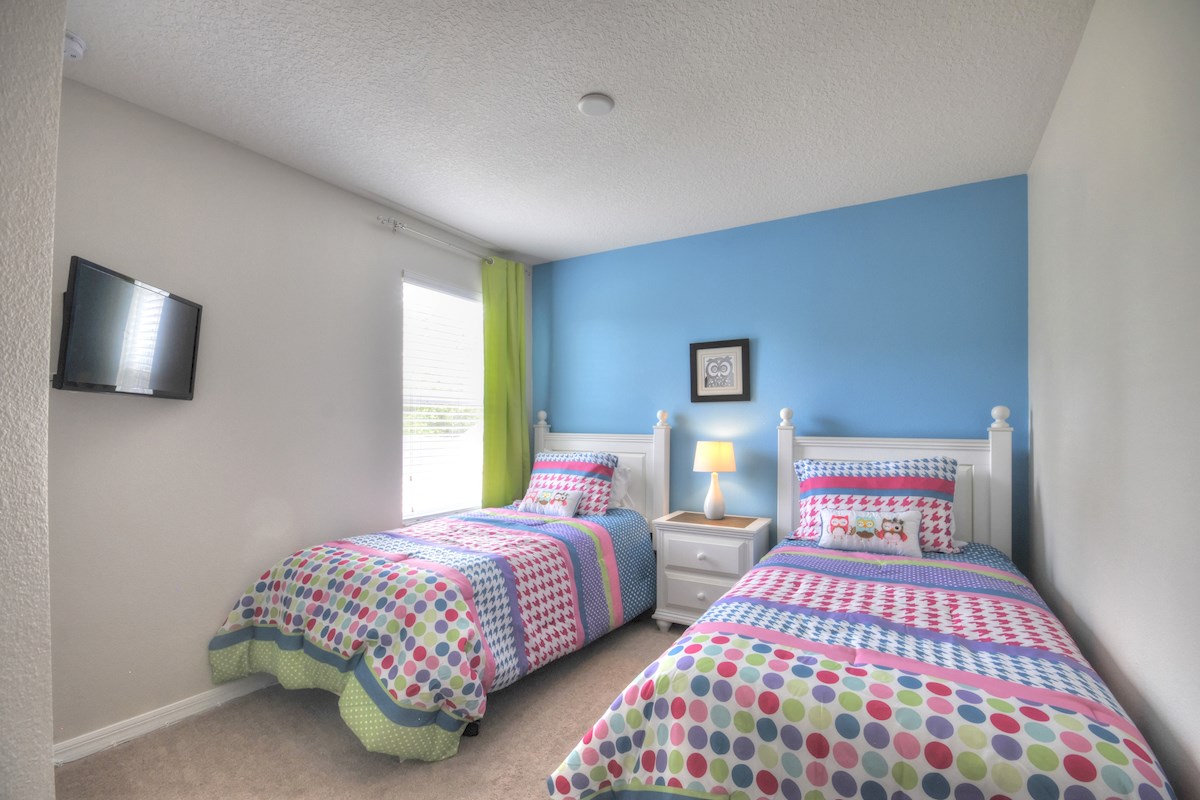 Stunning & Tranquil 5 Bedroom 4 Bath Watersong Villa in Orlando