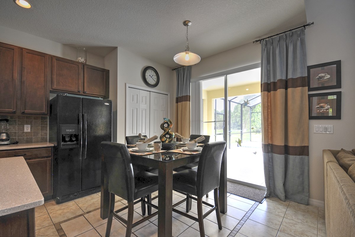 Stunning & Tranquil 5 Bedroom 4 Bath Watersong Villa in Orlando