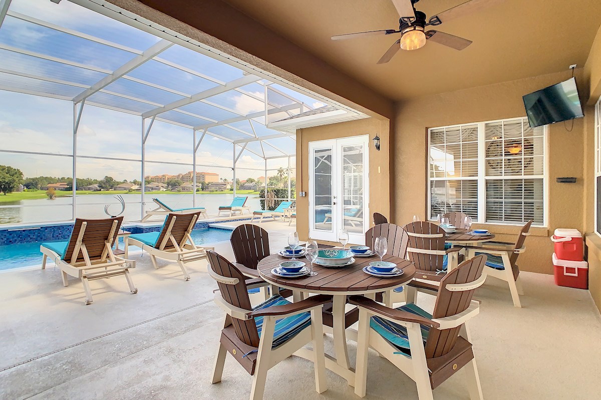 Formosa Gardens, lake front property, 4 bed, 3 bath, villa