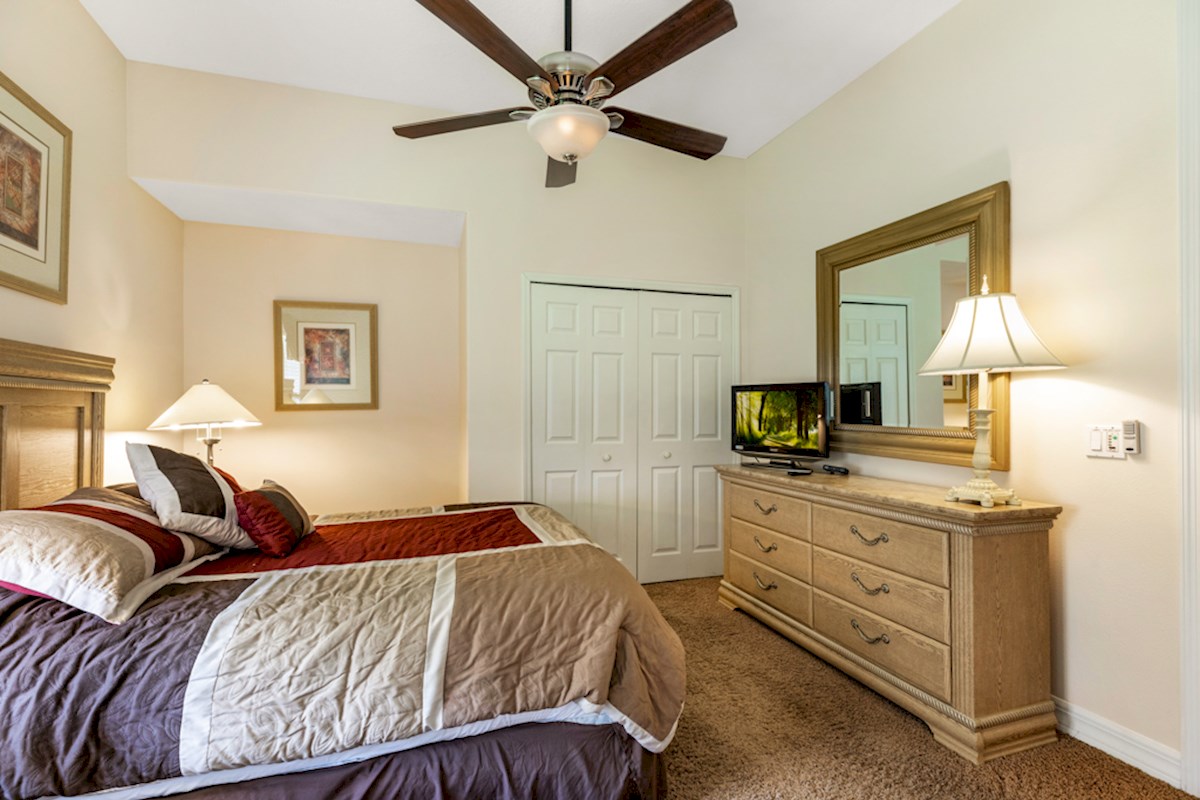 Formosa Gardens, lake front property, 4 bed, 3 bath, villa