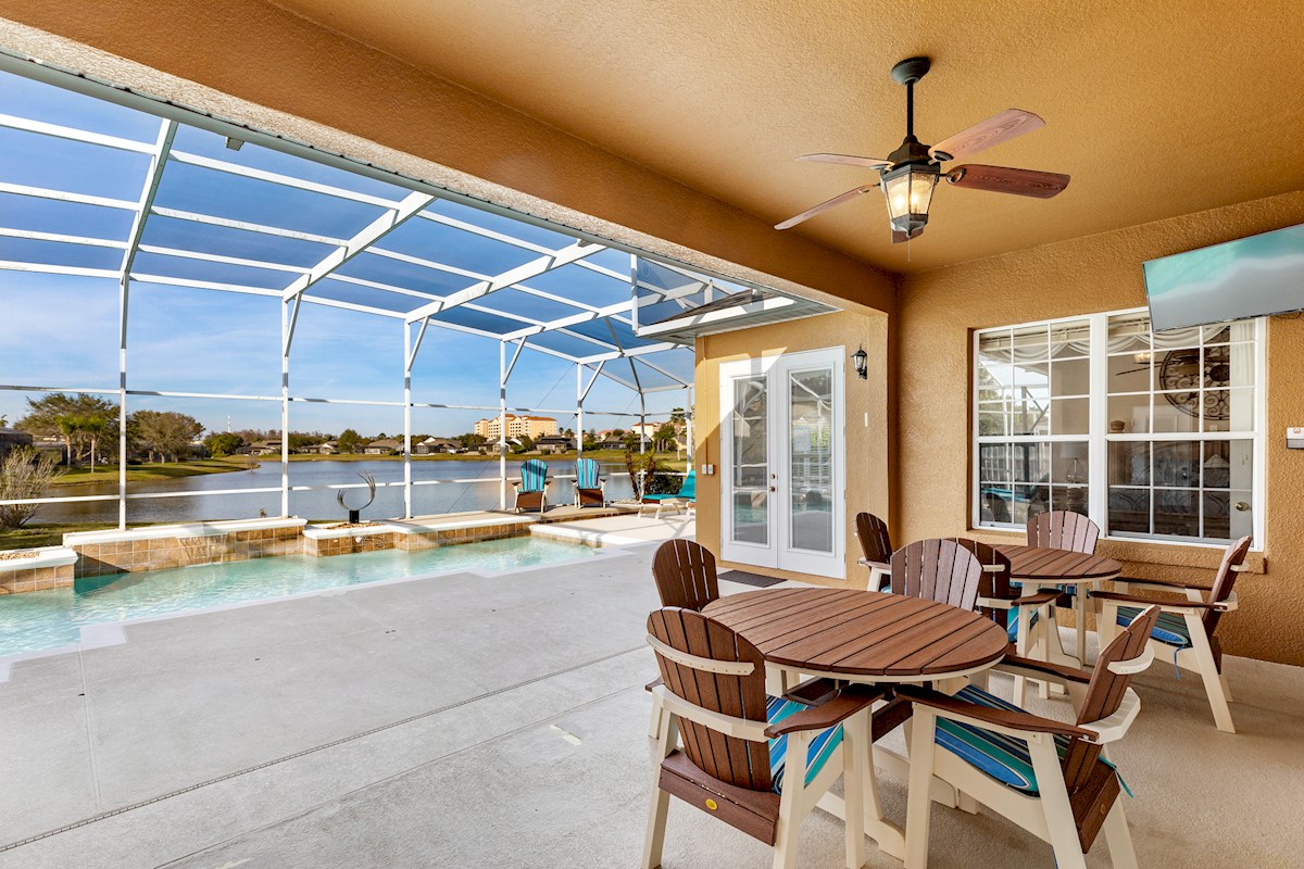 Formosa Gardens, lake front property, 4 bed, 3 bath, villa