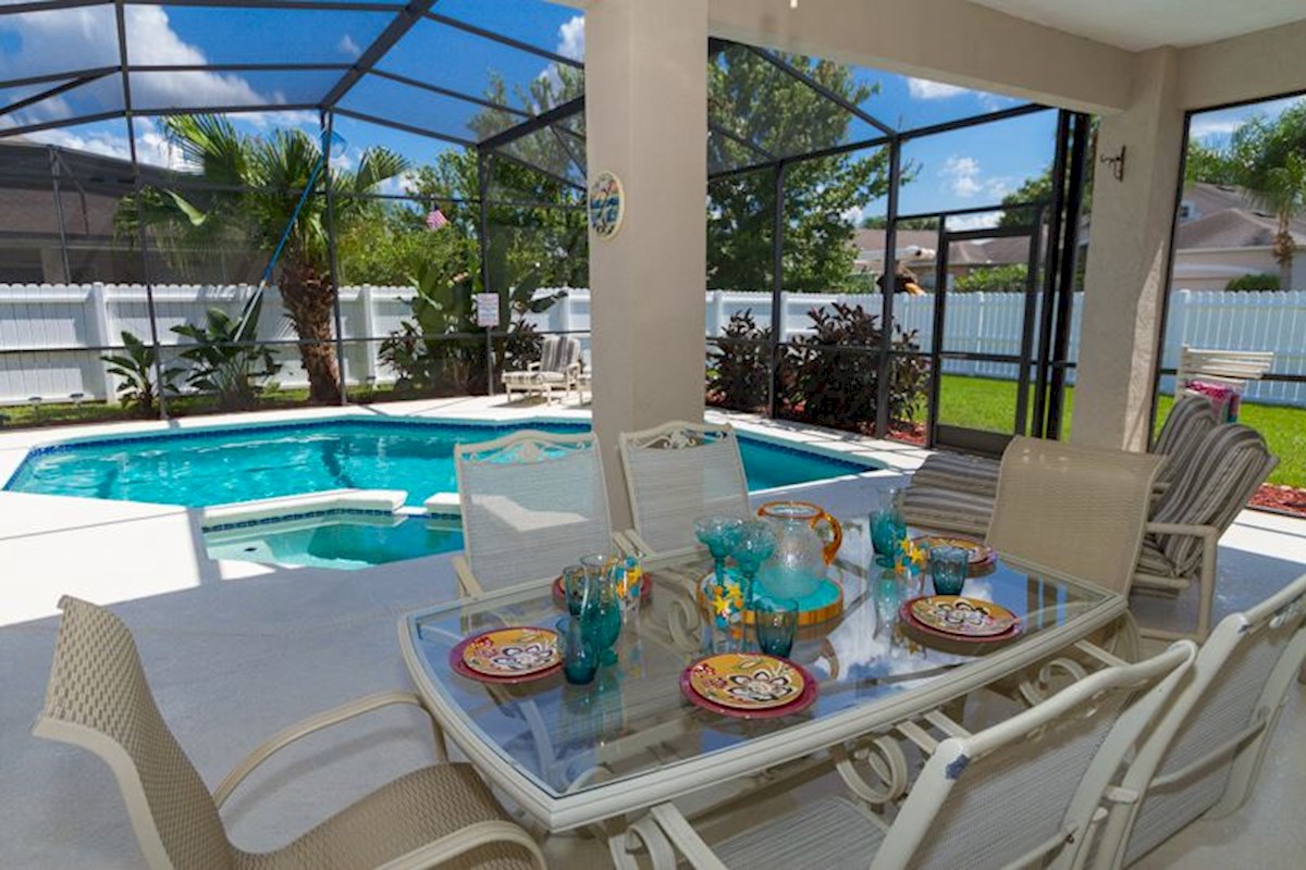 Alfresco Dining