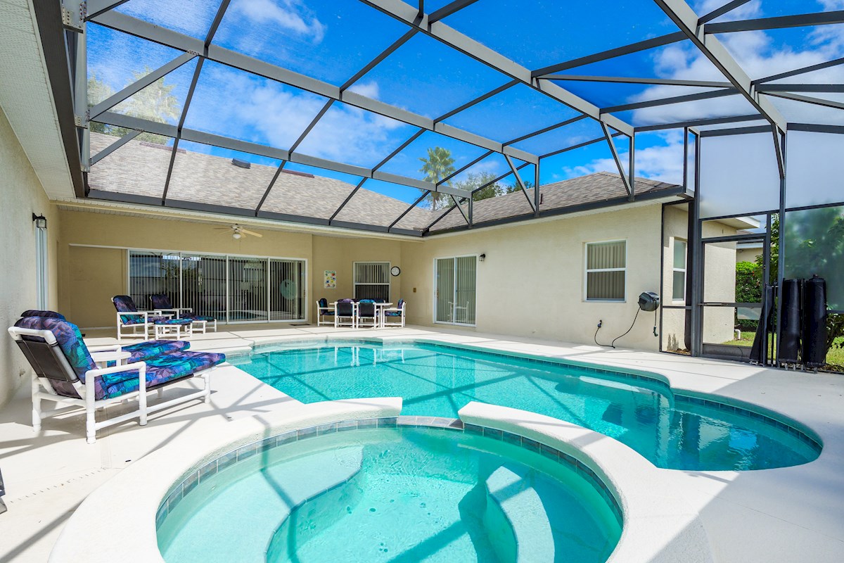 Pool & Spa