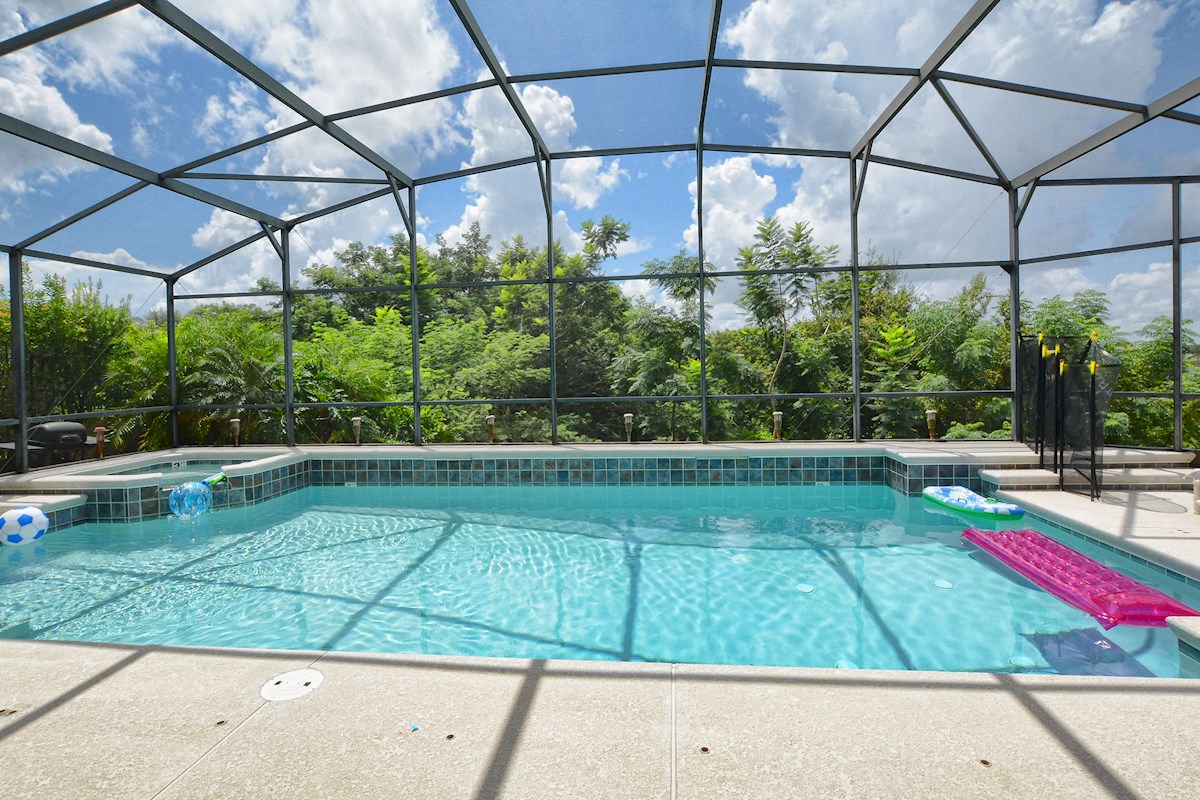 Pool Area | Calabay Parc Tower Lake