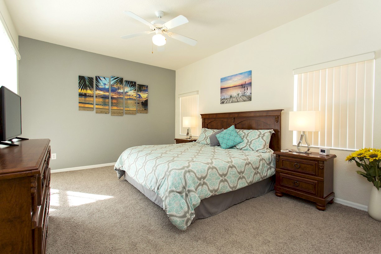 King Master 1 Bedroom with Ensuite Bathroom