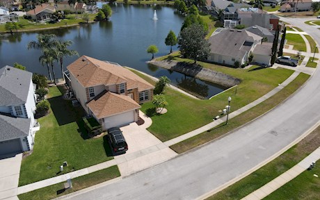 Stunning Lake View House at Oak Island Harbor 4 bed,2mls disney