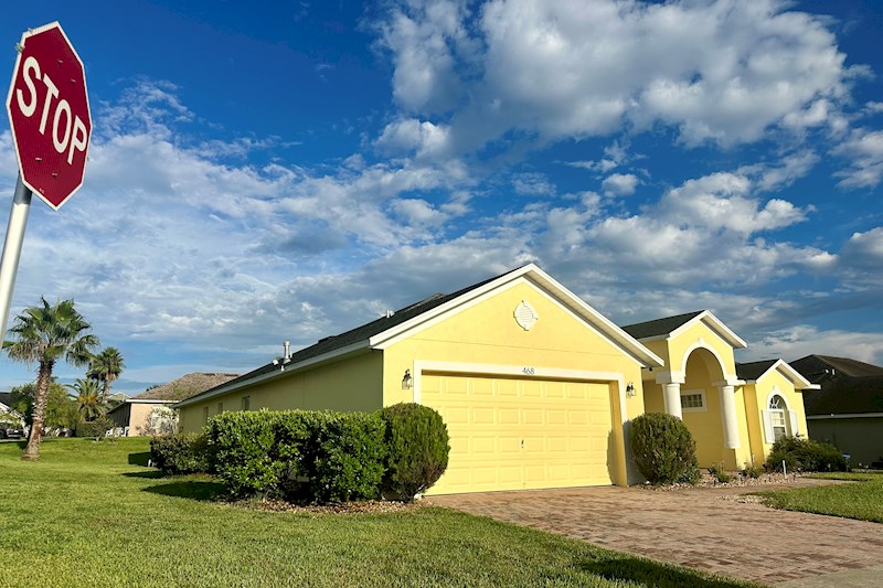 Sunset Palms Villa, on large corner plot