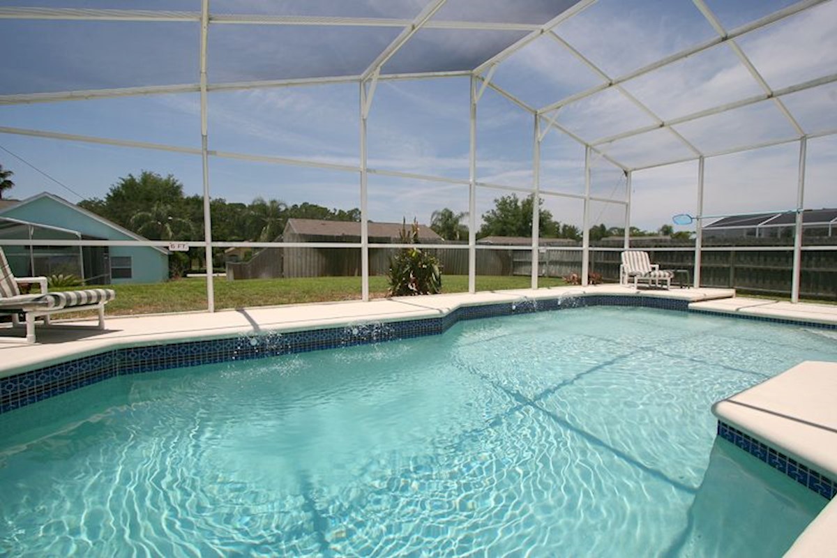 3 Bedroom 2 Bath Florida Villa to Rent on Westridge near Disney