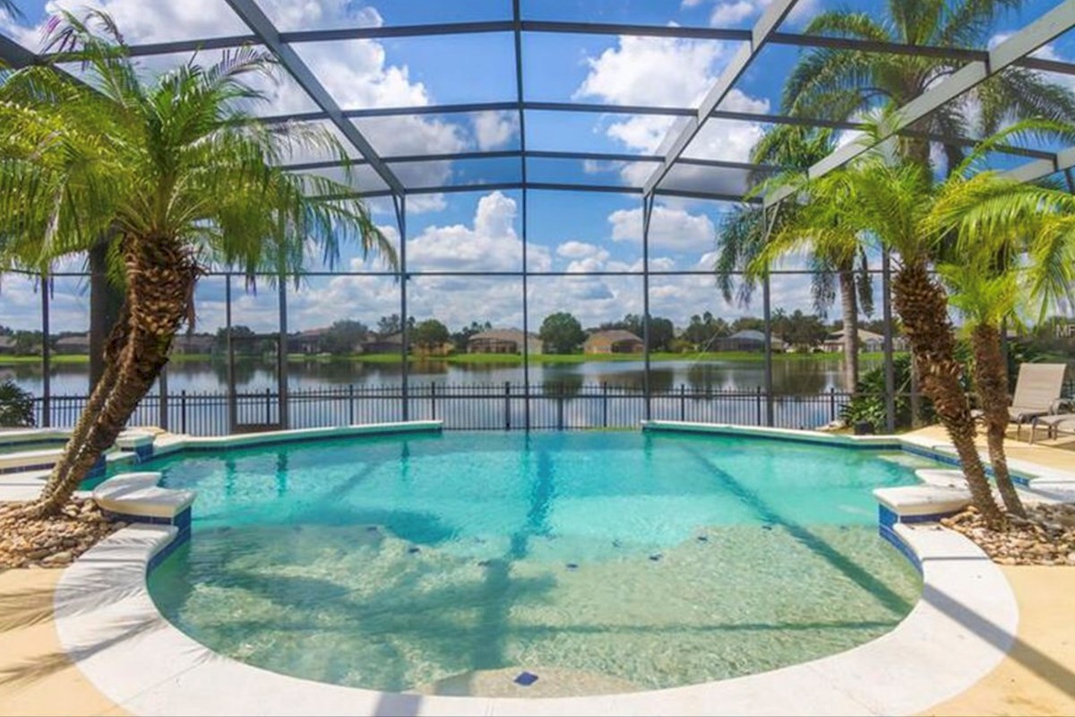 6 bed 5 Bath Formosa Gardens Vacation Rental