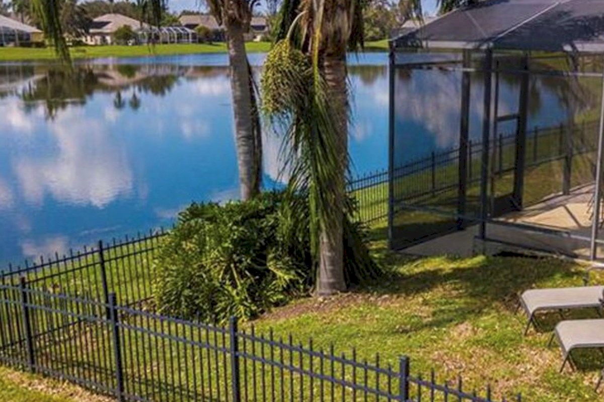 Luxury 6 Bed 5 Bath Orlando Villa on the Lake at Formosa Gardens