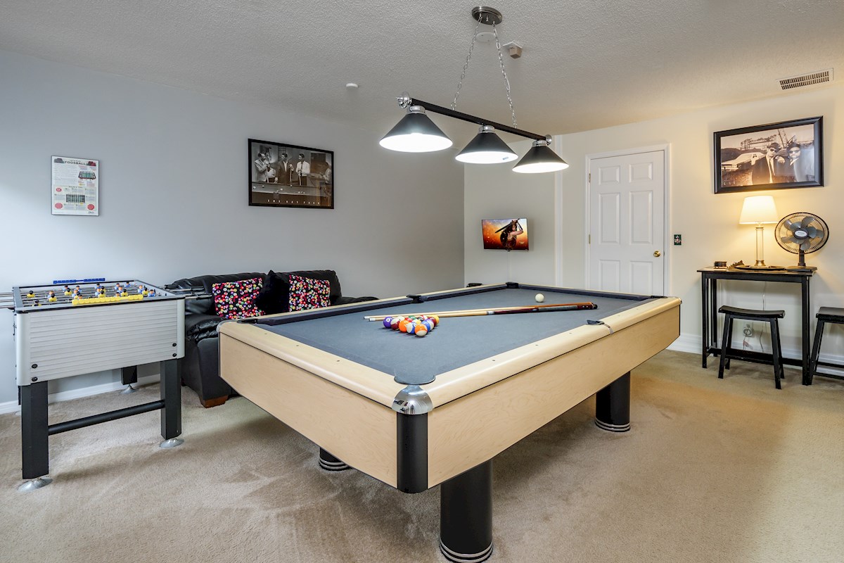 Luxury Seasons Villa, South Facing Pool, Hot Tub, Games Room