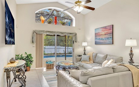10 min to Disney, 20 to Universal! PRIVATE pool, hot tub and yard
