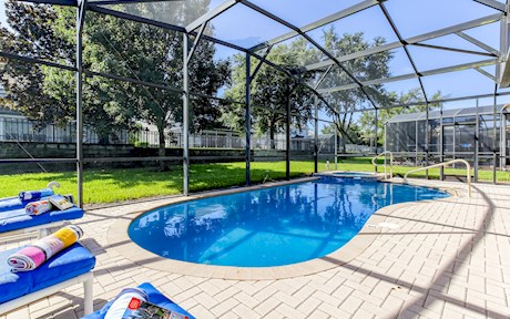 Mickey Hideaway Villa  6 Bedroom 4 Bath (2 En-Suites)