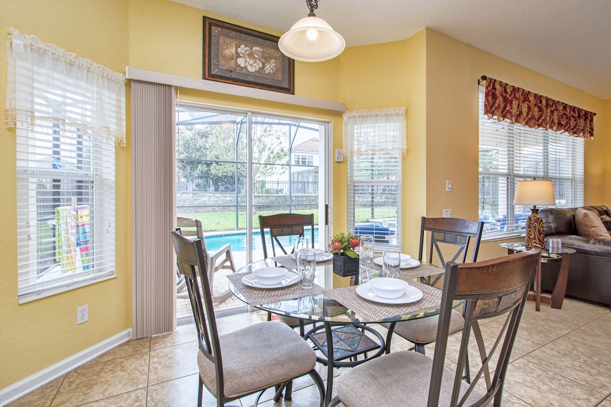 Windsor Hills Villa 6 Bedroom 4 Bath (2 EnSuites)