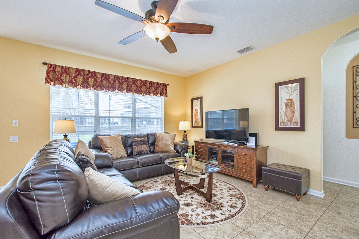 Windsor Hills Villa | 6 Bedroom 4 Bath (2 En-Suites)