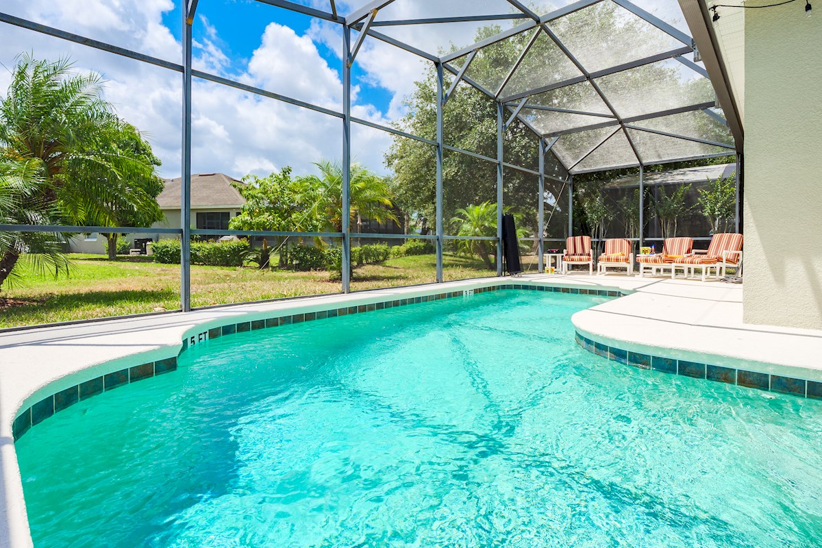 Calabay Parc at Tower Lake 4 Bedroom 3 Bathroom