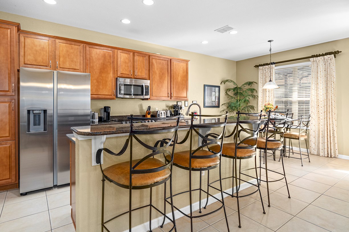 Kitchen with Breakfast Bar