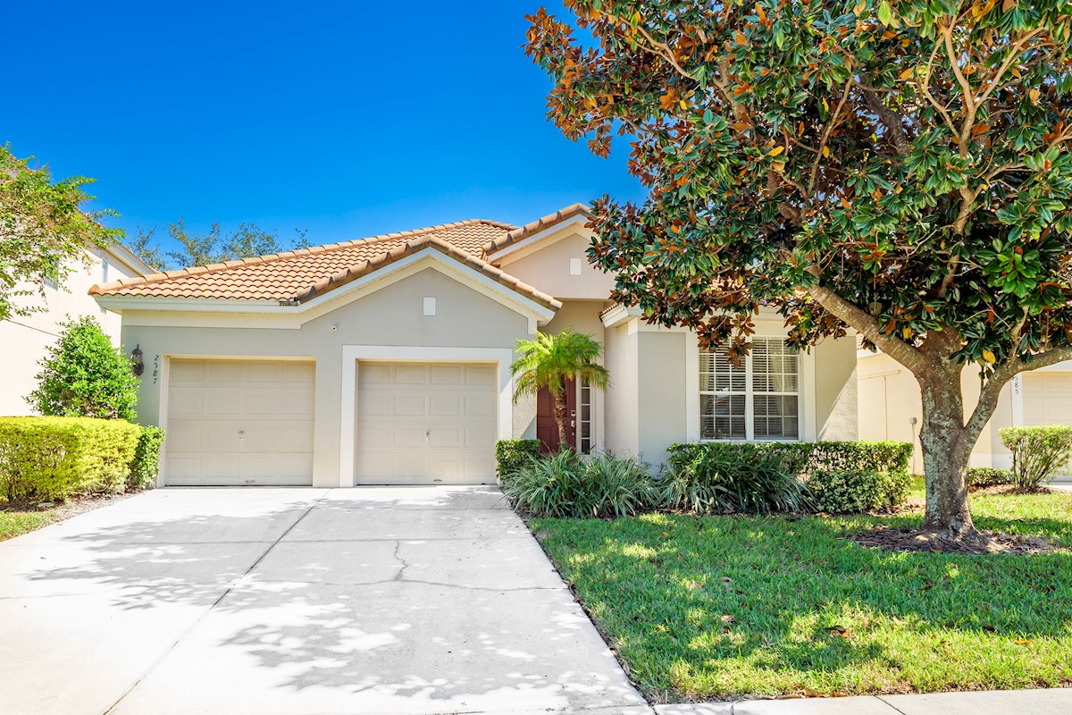 Windsor Hills 4 Bed 4 Bath Villa Front