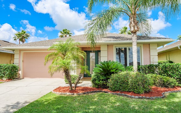 4 Bedroom 3 Bath Florida Villa on Sunset Lakes