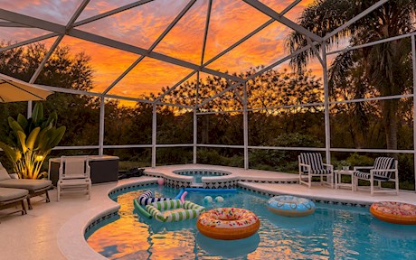 8 mins from Disney, Large Villa, Private Pool + Spa 