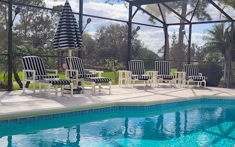 Spacious pool deck