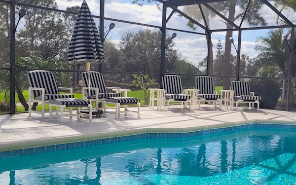 Spacious pool deck