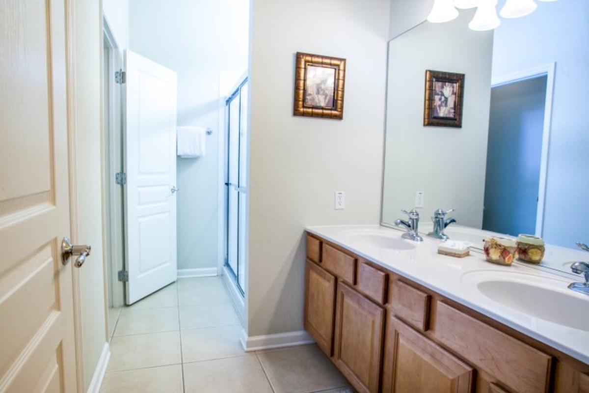 Waldo's in Windsor Hills, 5 bedroom, All EnSuite, Pool/Spa Villa