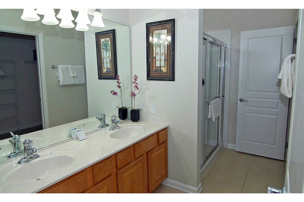 Waldo's in Windsor Hills, 5 bedroom, All EnSuite, Pool/Spa Villa