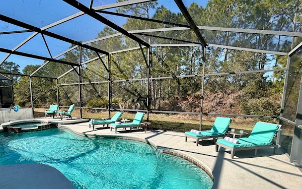 6 Bedroom 5 ½ Bath (4 En-Suites). Watersong Villa Florida