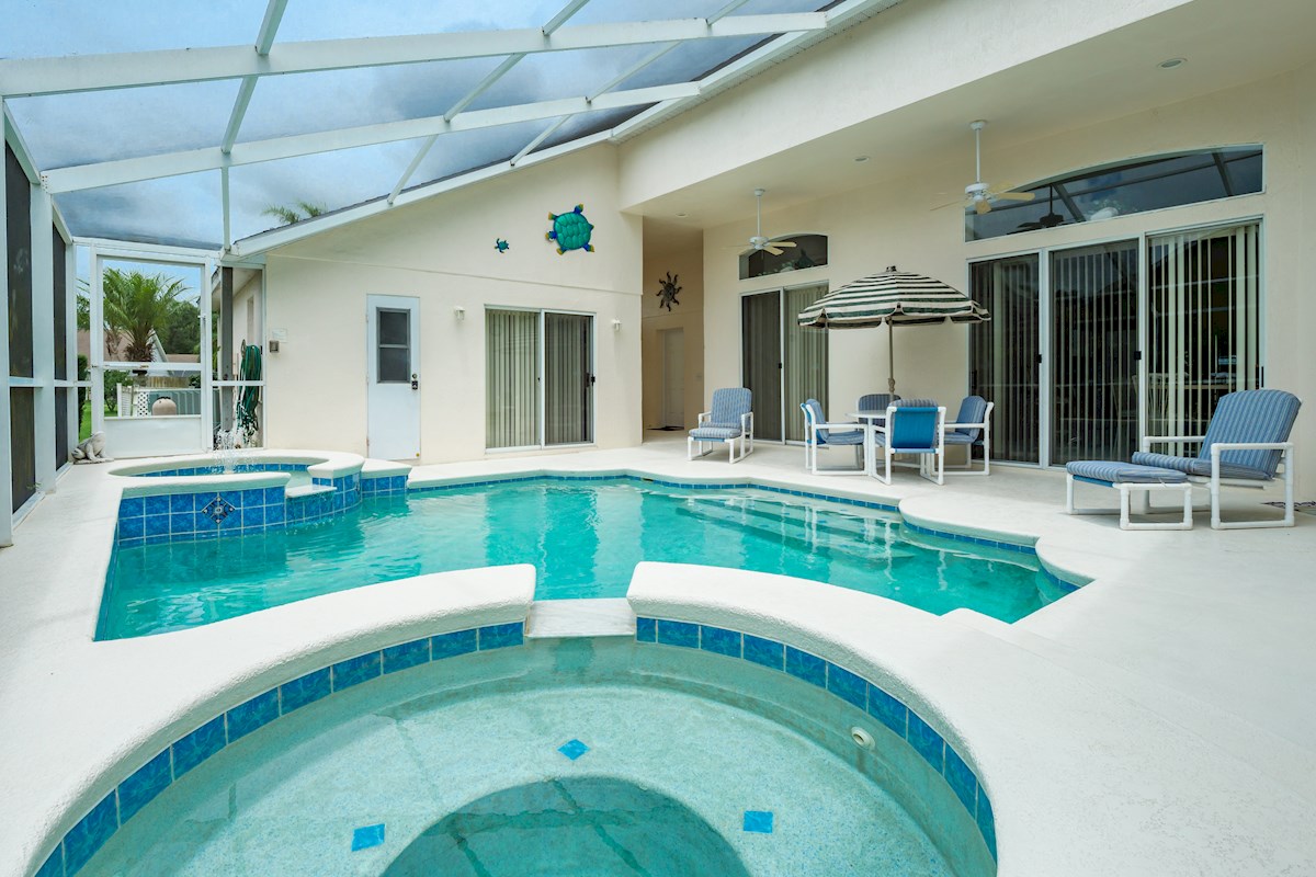 Courtyard Pool Area