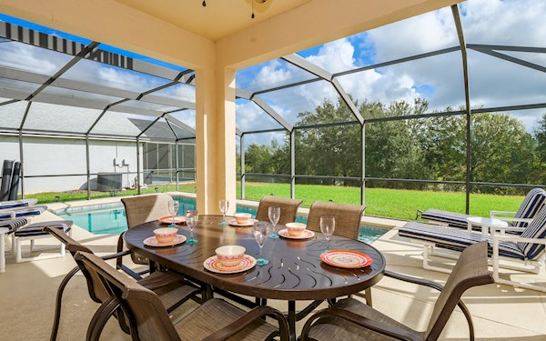 Alfresco Dining