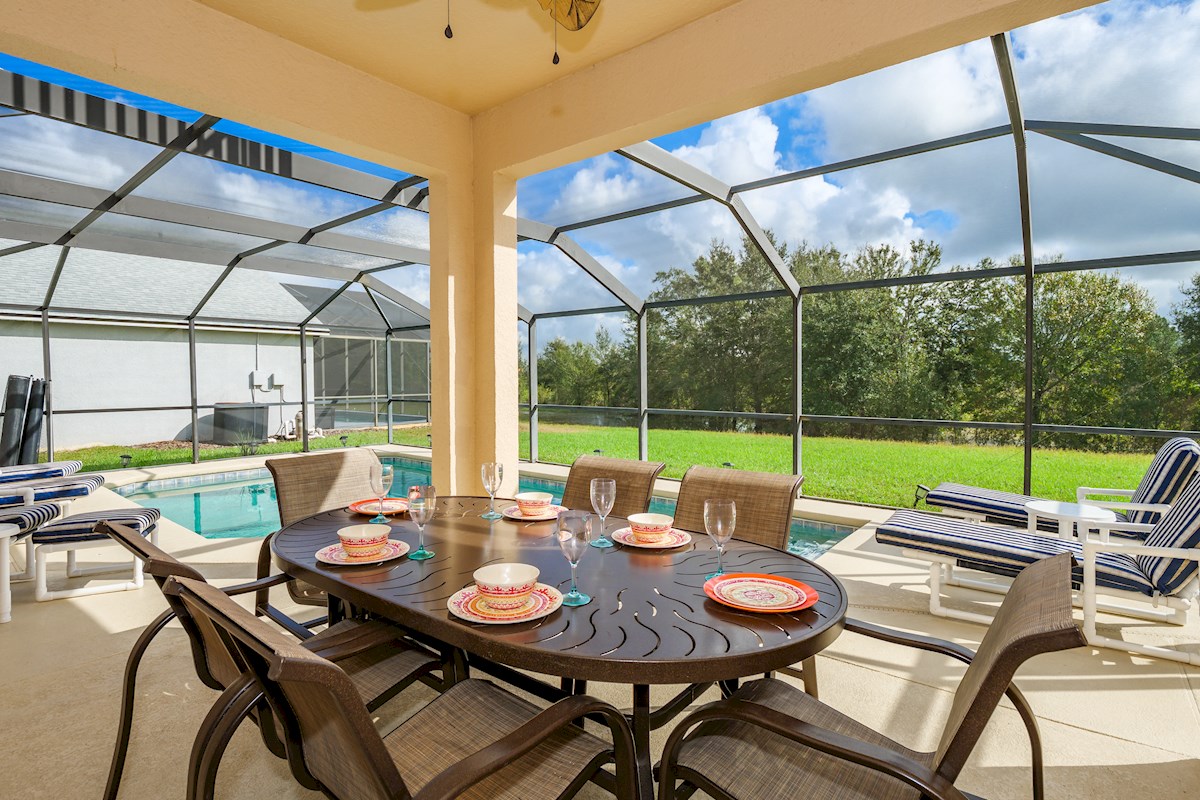Alfresco Dining
